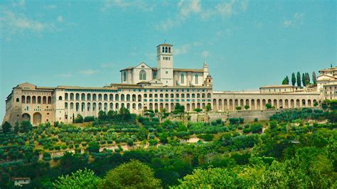 Assisi - the hilltop heart of Italy - The Monastery Stays Blog