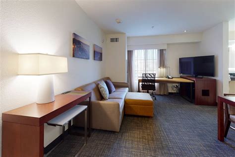 Del Mar Suites with Outdoor Pool | Residence Inn San Diego Del Mar