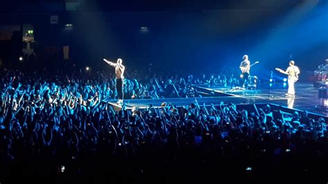 Imagine Dragons - Thunder - LIVE in Wien 2018 - YouTube