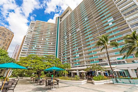 Ilikai Hotel, Waikiki Beach, Hawaii, USA elizaharrison1 Flickr