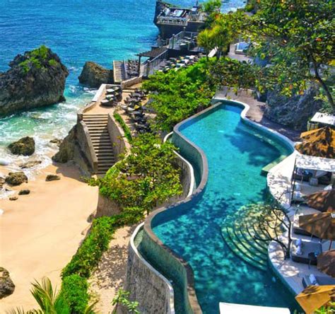 Dramatic oceanfront setting: Bali's AYANA Resort