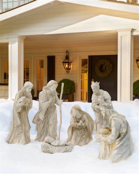 5 Beautiful Outdoor Christmas Decorating Ideas from Balsam Hill Balsam ...