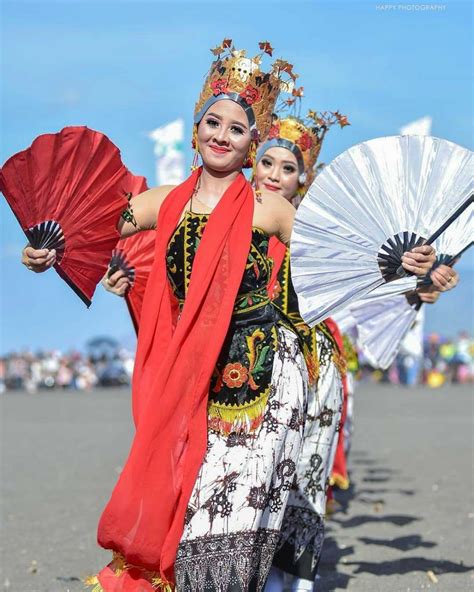 Sejarah dan Pertunjukan Tari Gandrung Lombok yang Memukau