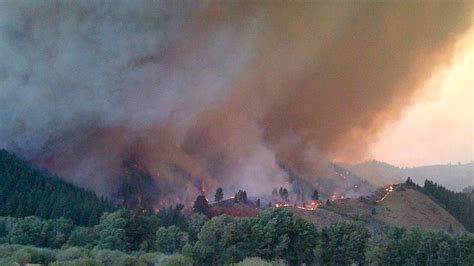 Idaho Wildfire: Hundreds Flee But Some Remain | US News | Sky News