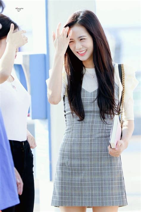 Blackpink Jisoo Airport Fashion - Official Korean Fashion