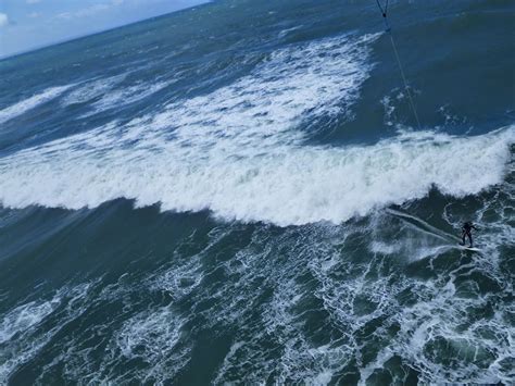 Peter's kitesurfing blog: Kitesurfing Inverloch main beach in big surf