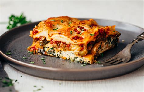 Bolognese or Spinach & Ricotta Lasagna - Carmen's Catering