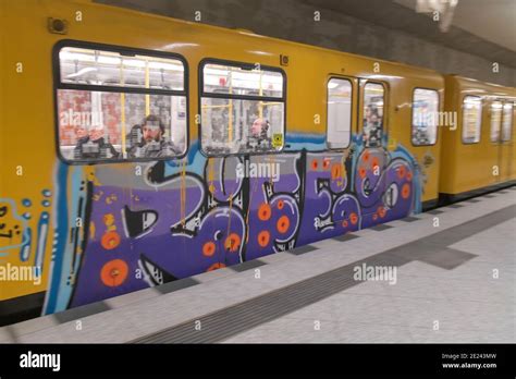 U-Bahn, Graffiti, Berlin, Deutschland Stock Photo - Alamy