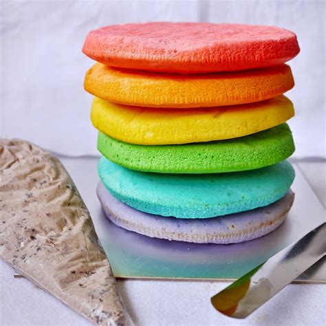 yellowfingers: Rainbow Oreo Cheese Cake with Ombre Blue Fondant Ruffles