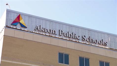 Akron Firestone CLC fight: Officer uses pepper spray to break up fight at Akron school