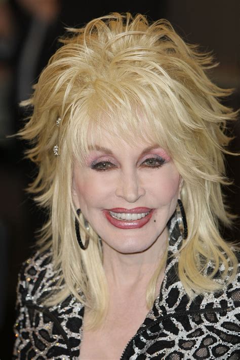 Dolly Parton | Dolly parton hairstyles, Medium hair styles, Long shag ...