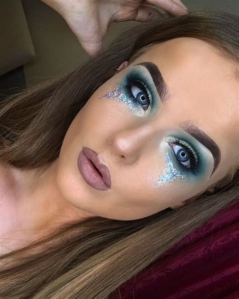 41 Perfect Green Eye Makeup Ideas | Blue makeup, Blue eye makeup, Rave makeup