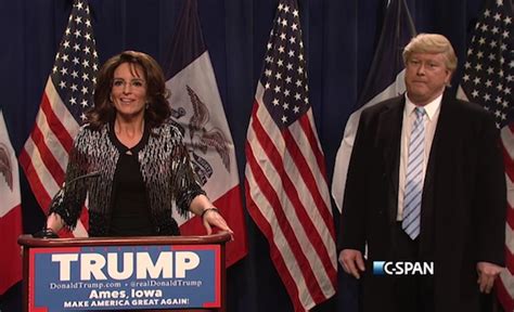 Tina Fey returns to SNL and mocks Sarah Palin in this must-see clip