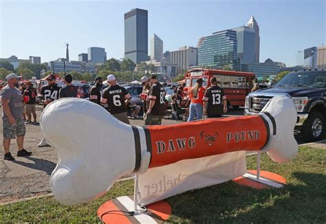 Cleveland Browns fans Tailgate at the Burke Lakefront lot, September 19, 2021 - cleveland.com