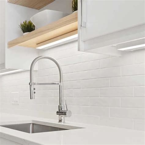 Easy White Kitchen Backsplash Ideas 2023 - AtOnce