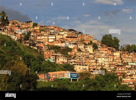 Rio favela aerial hi-res stock photography and images - Alamy