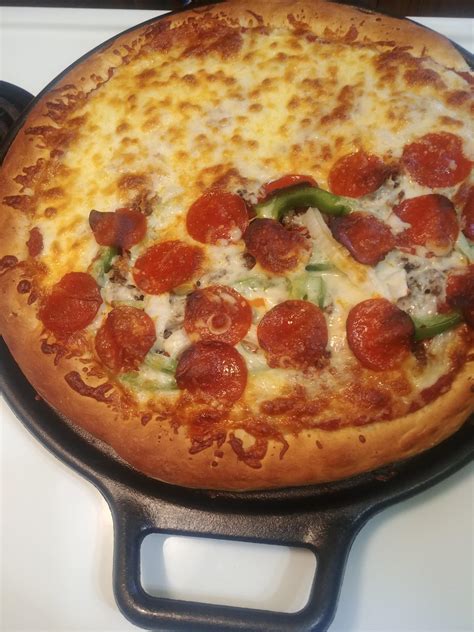 First time using the 14" Lodge pizza pan : r/castiron