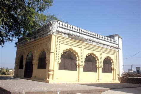 Aurangzeb's Tomb, Khuldabad - Tripadvisor