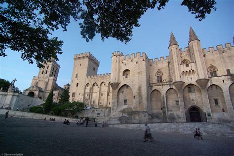 Visit the Top Attractions in Avignon