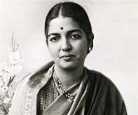 Rukmini Devi Arundale Biography - Childhood, Life Achievements & Timeline