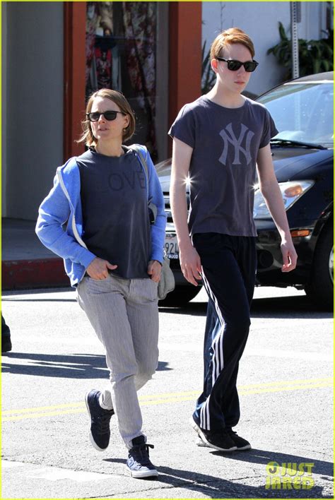 Jodie Foster: Venice Beach Breakfast with Son Charlie!: Photo 2822288 ...