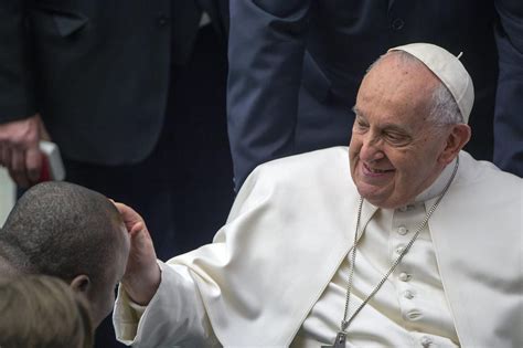 Vatican : le pape dénonce « l’idéologie du genre », qualifiée de « plus affreux danger