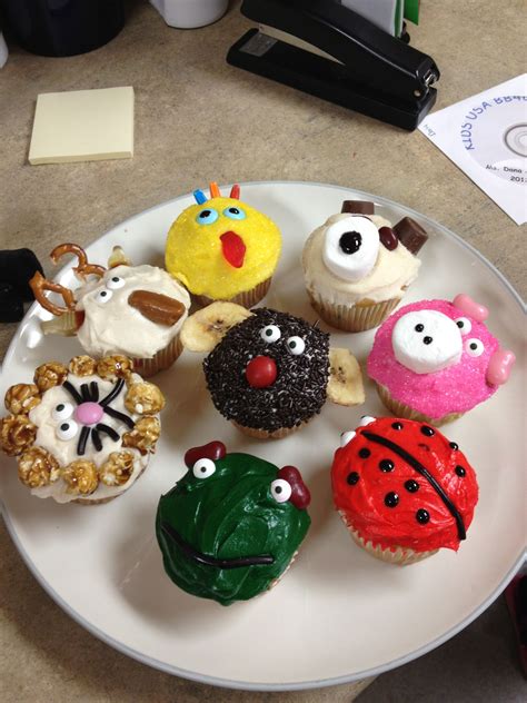 Another parent made these cute animal cupcakes! | Animal cupcakes, Cupcake cakes, Fondant cupcakes