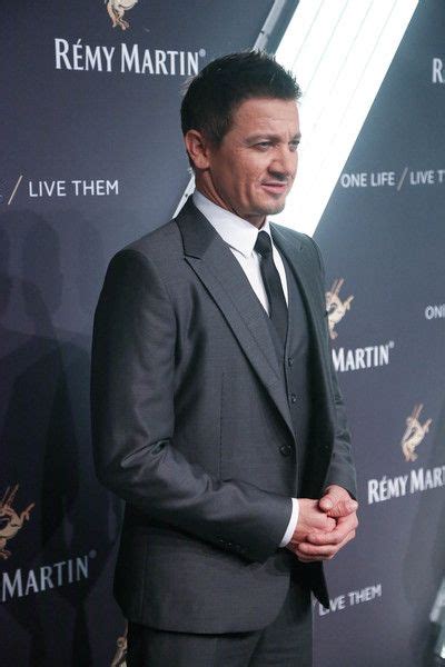 Jeremy Renner Photostream | Jeremy renner, Renner, Jeremy