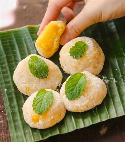 Mango Mochi (Easy Microwave Recipe) - The Foodie Takes Flight