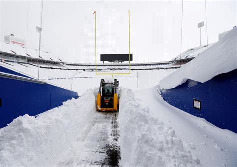 Bills-Jets Game Is Moved to Detroit as Snow Blankets Buffalo Area - The New York Times