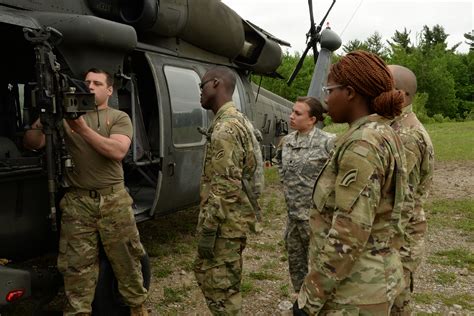 NY Army National Guard helicopter company conducts machine-gun training | Article | The United ...