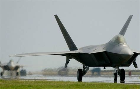 F-22 Raptor Pilots Test New Flight Helmet - ClearanceJobs