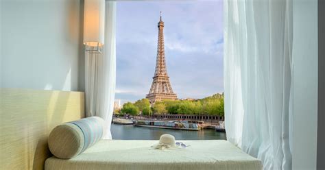 16 Hotels With an AMAZING Eiffel Tower View • All Budgets