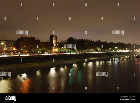 Chelsea embankment at night hi-res stock photography and images - Alamy