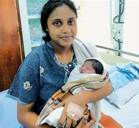 Woman gives birth after helicopter rescue from Kerala floods ...