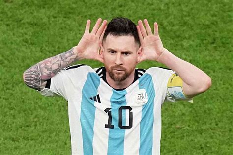 Why Messi celebrated by holding his hands to his ears while facing the Netherlands bench