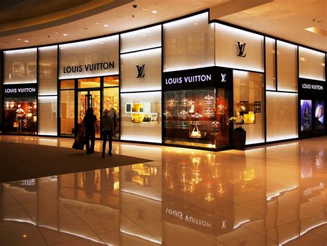 Louis Vuitton Dubai Office | Paul Smith