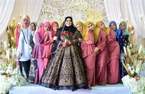 Tips Pilih Warna Baju Pengantin Untuk Nikah Dan Bersanding - Bidadari.My