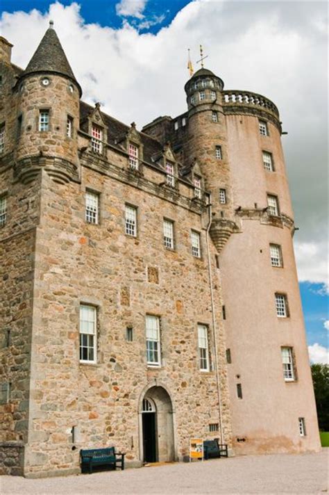 Castle Fraser - History, Travel, and accommodation information