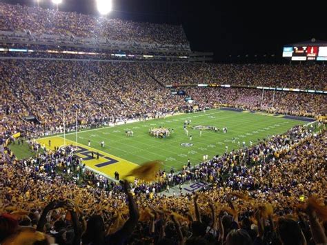 It's College Football Season - Here's Our Favorite Stadiums