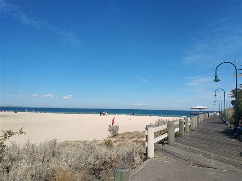 Port Melbourne Beach - Beach Street, Hotel & Dog Beach