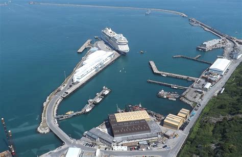 Isle of Portland (Dorset, England) cruise port schedule | CruiseMapper Weymouth Bay, Weymouth ...