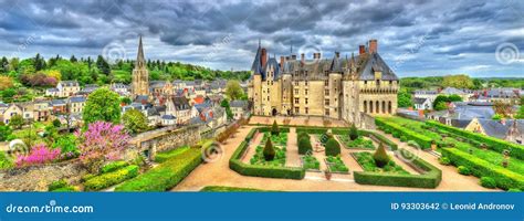 Ansicht Des Chateaus De Langeais, Ein Schloss Im Loire Valley, Frankreich Stockfoto - Bild von ...