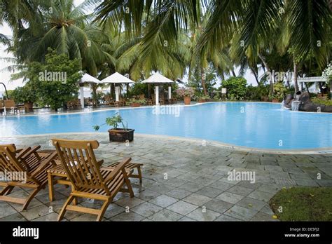 Swimming on Resort Islands, Maldives Stock Photo - Alamy