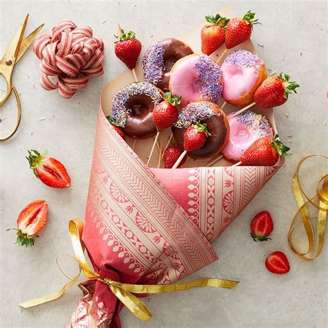 Donut Bouquet | Arreglos frutales comestibles, Lindas tortas de ...