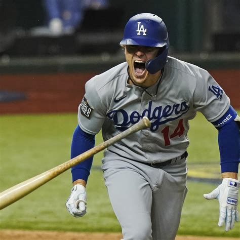 Kiké Hernandez, Red Sox Reportedly Agree to 2-Year, $14M Contract | News, Scores, Highlights ...