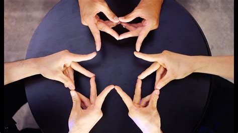 Japanese Dance Crew Trio Turns Their 30 Fingers Into a Hypnotic Finger Kaleidoscope