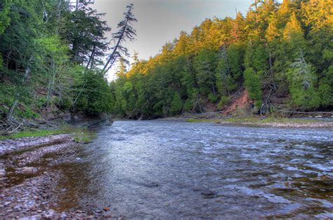 River at Presque Isle at Porcupine Mountains State Park, Michigan image - Free stock photo ...