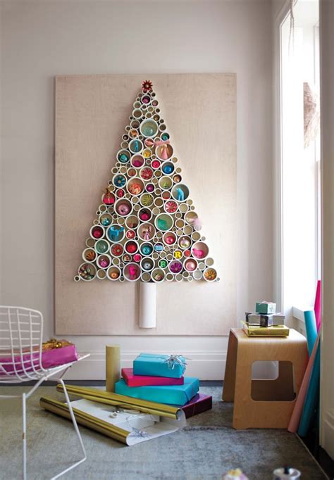 Decorative Wall Christmas Tree Idea - Pretty Designs