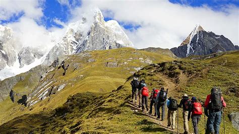 Hiking at Altitude: Tips for Acclimatization - Wildland Trekking